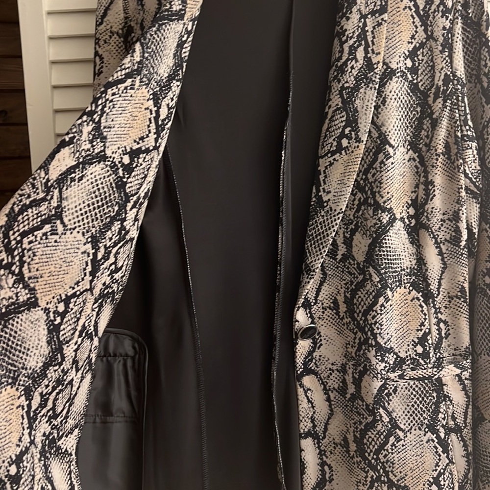 BLAZER - Picture 3 of 6